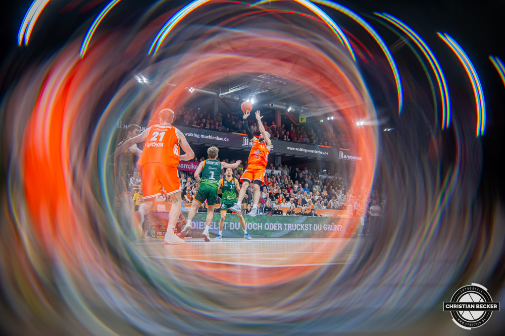 1. Basketball Bundesliga, easyCredit BBL, Saison 2025/2026, Herren, Hauptrunde, 29. Spieltag, 11.04.2026, RASTA Vechta - Gladiators Trier
Tommy Kuhse (#12 - RASTA Vechta) beim Jumpshot
Schlüsselwörter: 1. Bundesliga;11.04.2026;29. Spieltag;BBL;Basketball;Gladiators;Hauptrunde;Liga;RASTA;RASTA Dome;Saison 2025/2026;Trier;VET-CONCEPT;Vechta;easycredit