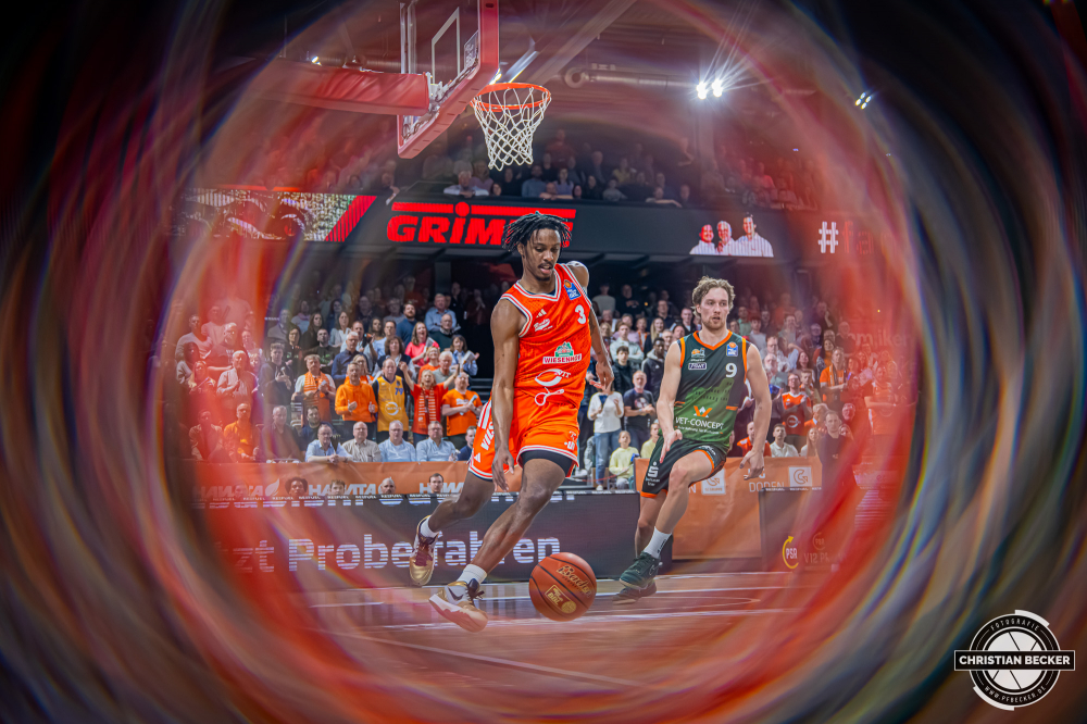 1. Basketball Bundesliga, easyCredit BBL, Saison 2025/2026, Herren, Hauptrunde, 29. Spieltag, 11.04.2026, RASTA Vechta - Gladiators Trier
Malik Parsons (#3 - RASTA Vechta) w&auml;hrend der Partie
Schlüsselwörter: 1. Bundesliga;11.04.2026;29. Spieltag;BBL;Basketball;Gladiators;Hauptrunde;Liga;RASTA;RASTA Dome;Saison 2025/2026;Trier;VET-CONCEPT;Vechta;easycredit