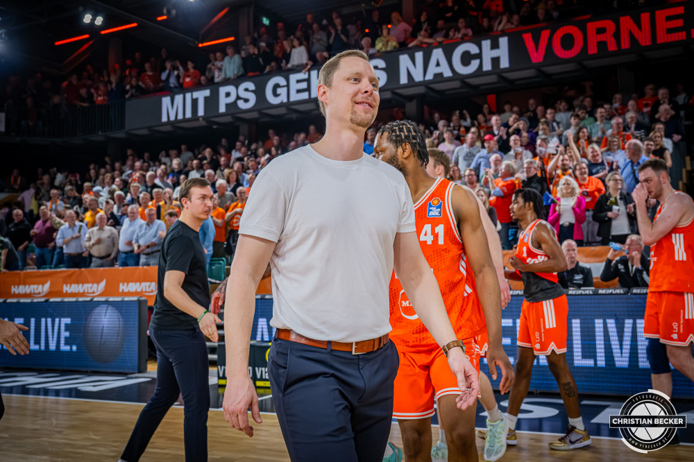 1. Basketball Bundesliga, easyCredit BBL, Saison 2025/2026, Herren, Hauptrunde, 29. Spieltag, 11.04.2026, RASTA Vechta - Gladiators Trier
Christian Held (Head-Coach - RASTA Vechta) nach der Partie
Schlüsselwörter: 1. Bundesliga;11.04.2026;29. Spieltag;BBL;Basketball;Gladiators;Hauptrunde;Liga;RASTA;RASTA Dome;Saison 2025/2026;Trier;VET-CONCEPT;Vechta;easycredit