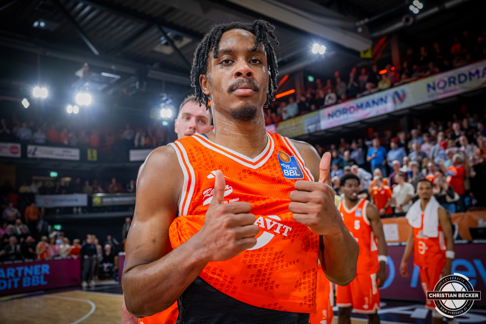 1. Basketball Bundesliga, easyCredit BBL, Saison 2025/2026, Herren, Hauptrunde, 29. Spieltag, 11.04.2026, RASTA Vechta - Gladiators Trier
Malik Parsons (#3 - RASTA Vechta) nach der Partie
Schlüsselwörter: 1. Bundesliga;11.04.2026;29. Spieltag;BBL;Basketball;Gladiators;Hauptrunde;Liga;RASTA;RASTA Dome;Saison 2025/2026;Trier;VET-CONCEPT;Vechta;easycredit