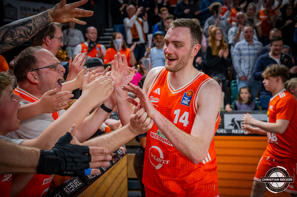 1. Basketball Bundesliga, easyCredit BBL, Saison 2025/2026, Herren, Hauptrunde, 29. Spieltag, 11.04.2026, RASTA Vechta - Gladiators Trier
Philipp Herkenhoff (#14 - RASTA Vechta) nach der Partie
Schlüsselwörter: 1. Bundesliga;11.04.2026;29. Spieltag;BBL;Basketball;Gladiators;Hauptrunde;Liga;RASTA;RASTA Dome;Saison 2025/2026;Trier;VET-CONCEPT;Vechta;easycredit