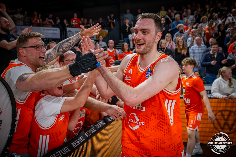 1. Basketball Bundesliga, easyCredit BBL, Saison 2025/2026, Herren, Hauptrunde, 29. Spieltag, 11.04.2026, RASTA Vechta - Gladiators Trier
Philipp Herkenhoff (#14 - RASTA Vechta) nach der Partie
Schlüsselwörter: 1. Bundesliga;11.04.2026;29. Spieltag;BBL;Basketball;Gladiators;Hauptrunde;Liga;RASTA;RASTA Dome;Saison 2025/2026;Trier;VET-CONCEPT;Vechta;easycredit