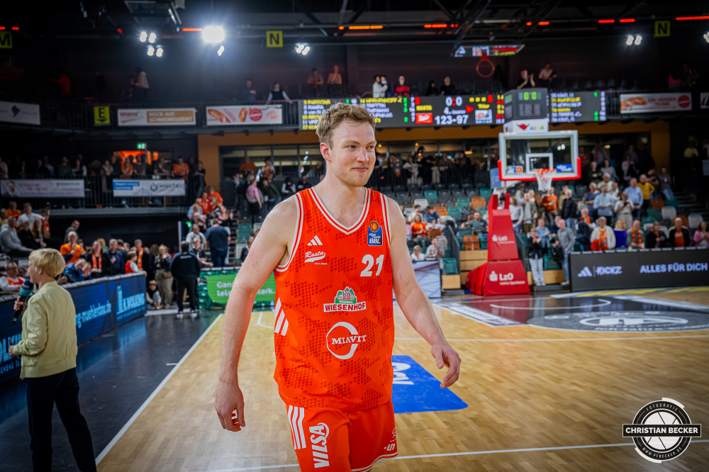 1. Basketball Bundesliga, easyCredit BBL, Saison 2025/2026, Herren, Hauptrunde, 29. Spieltag, 11.04.2026, RASTA Vechta - Gladiators Trier
Lars Thiemann (#21 - RASTA Vechta) nach der Partie
Schlüsselwörter: 1. Bundesliga;11.04.2026;29. Spieltag;BBL;Basketball;Gladiators;Hauptrunde;Liga;RASTA;RASTA Dome;Saison 2025/2026;Trier;VET-CONCEPT;Vechta;easycredit