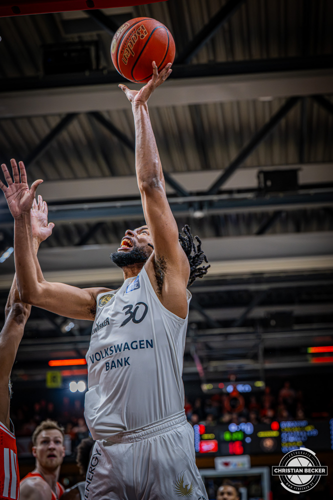 1. Basketball Bundesliga, easyCredit BBL, Saison 2025/2026, Herren, Hauptrunde, 31. Spieltag, 24.04.2026, RASTA Vechta - L&ouml;wen Braunschweig
Chip Flanigan (#30 - Basketball L&ouml;wen Braunschweig) beim Korbleger
Schlüsselwörter: 1. Bundesliga;24.04.2026;31. Spieltag;BBL;Basketball;Braunschweig;Hauptrunde;Liga;L&ouml;wen;RASTA;RASTA Dome;Saison 2025/2026;Vechta;easycredit