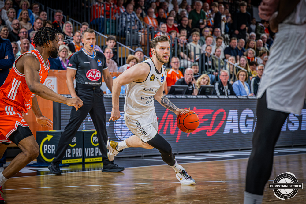 1. Basketball Bundesliga, easyCredit BBL, Saison 2025/2026, Herren, Hauptrunde, 31. Spieltag, 24.04.2026, RASTA Vechta - L&ouml;wen Braunschweig
Ferdinand Zylka (#6 - Basketball L&ouml;wen Braunschweig) in Aktion
Schlüsselwörter: 1. Bundesliga;24.04.2026;31. Spieltag;BBL;Basketball;Braunschweig;Hauptrunde;Liga;L&ouml;wen;RASTA;RASTA Dome;Saison 2025/2026;Vechta;easycredit