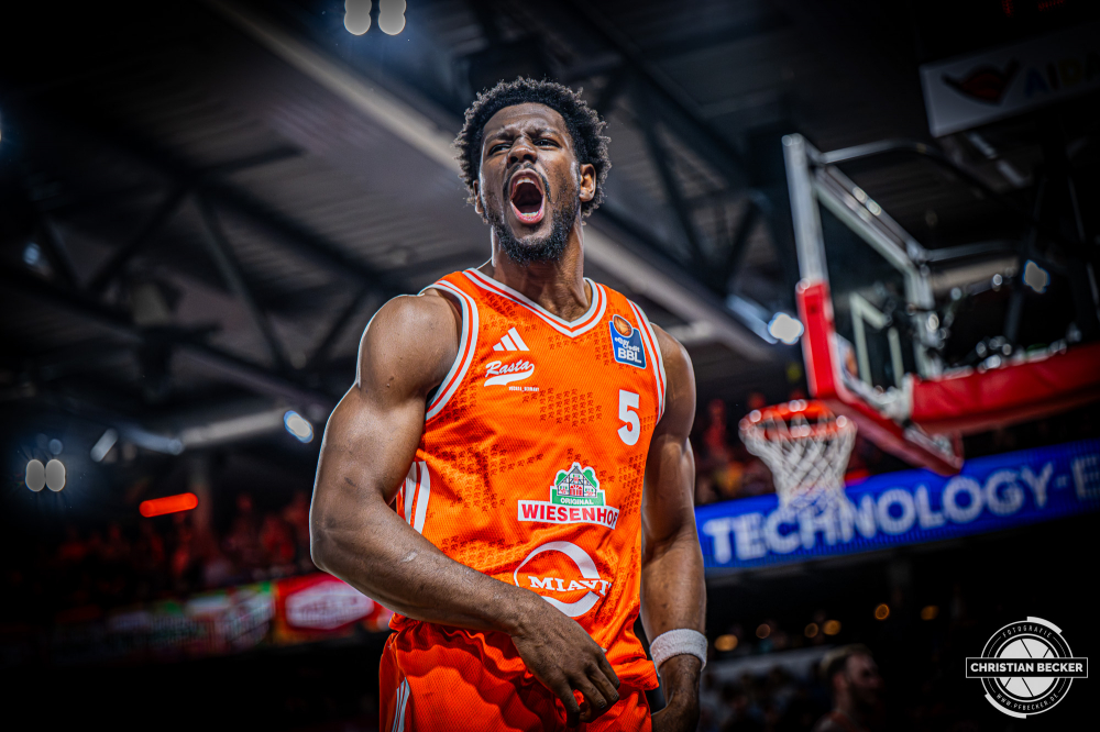 1. Basketball Bundesliga, easyCredit BBL, Saison 2025/2026, Herren, Hauptrunde, 31. Spieltag, 24.04.2026, RASTA Vechta - L&ouml;wen Braunschweig
TJ Bamba (#5 - RASTA Vechta) zeigt Emotionen w&auml;hrend der Partie
Schlüsselwörter: 1. Bundesliga;24.04.2026;31. Spieltag;BBL;Basketball;Braunschweig;Hauptrunde;Liga;L&ouml;wen;RASTA;RASTA Dome;Saison 2025/2026;Vechta;easycredit