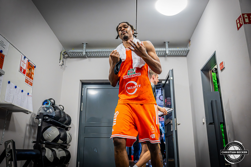 1. Basketball Bundesliga, easyCredit BBL, Saison 2025/2026, Herren, Hauptrunde, 31. Spieltag, 24.04.2026, RASTA Vechta - L&ouml;wen Braunschweig
Malik Parsons (#3 - RASTA Vechta) nach der Partie
Schlüsselwörter: 1. Bundesliga;24.04.2026;31. Spieltag;BBL;Basketball;Braunschweig;Hauptrunde;Liga;L&ouml;wen;RASTA;RASTA Dome;Saison 2025/2026;Vechta;easycredit