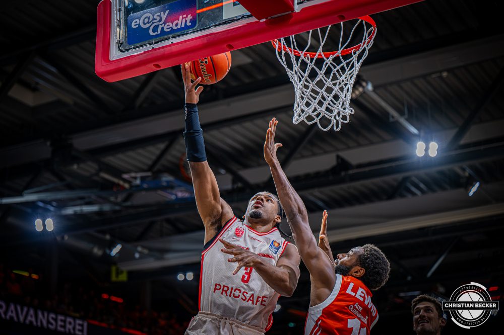 1. Basketball Bundesliga, easyCredit BBL, Saison 2026/2027, Herren, Hauptrunde, 2. Spieltag, 24.09.2026, RASTA Vechta - Bamberg Baskets
Jordan Wright (#3 - BMA365 Bamberg Baskets) beim Korbleger
Schlüsselwörter: 1. Bundesliga;2. Spieltag;24.09.2026;BBL;BMA 365;Bamberg;Basketball;Baskets;Hauptrunde;Liga;RASTA;RASTA Dome;Saison 2025/2026;Vechta;easycredit