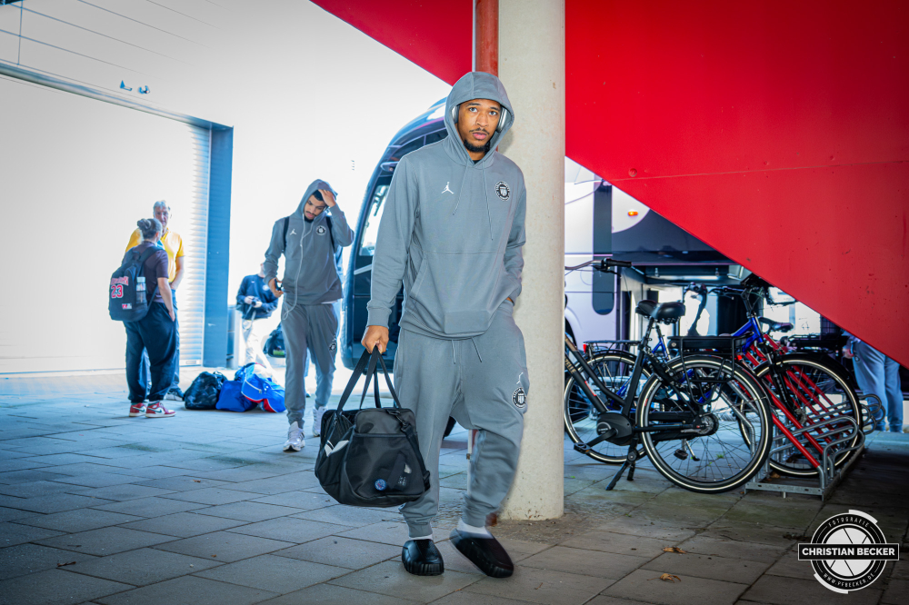 1. Basketball Bundesliga, easyCredit BBL, Saison 2026/2027, Herren, Hauptrunde, 3. Spieltag, 27.09.2026, EWE Baskets Oldenburg - Veolia Towers Hamburg
Mathys Kangudia (#28 - Veolia Towers Hamburg) vor der Partie
Schlüsselwörter: 1. Bundesliga;27.09.2026;3. Spieltag;BBL;Basketball;Baskets;EWE;Hamburg;Hauptrunde;Liga;Oldenburg;RASTA Dome;Saison 2026/2027;Towers;Veolia;easycredit