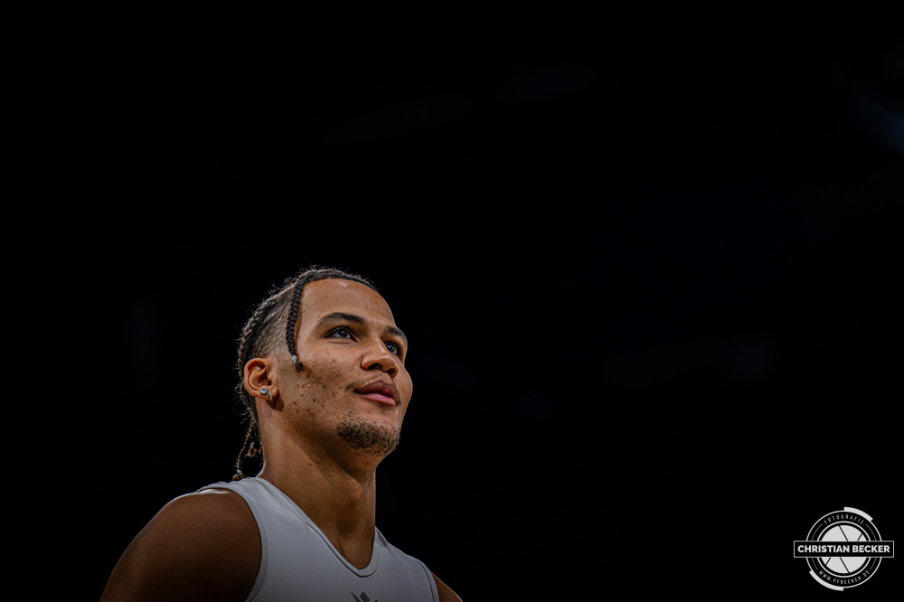 1. Basketball Bundesliga, easyCredit BBL, Saison 2026/2027, Herren, Hauptrunde, 3. Spieltag, 27.09.2026, EWE Baskets Oldenburg - Veolia Towers Hamburg
Nicholas Tischler (#11 - EWE Baskets Oldenburg) vor der Partie
Schlüsselwörter: 1. Bundesliga;27.09.2026;3. Spieltag;BBL;Basketball;Baskets;EWE;Hamburg;Hauptrunde;Liga;Oldenburg;RASTA Dome;Saison 2026/2027;Towers;Veolia;easycredit