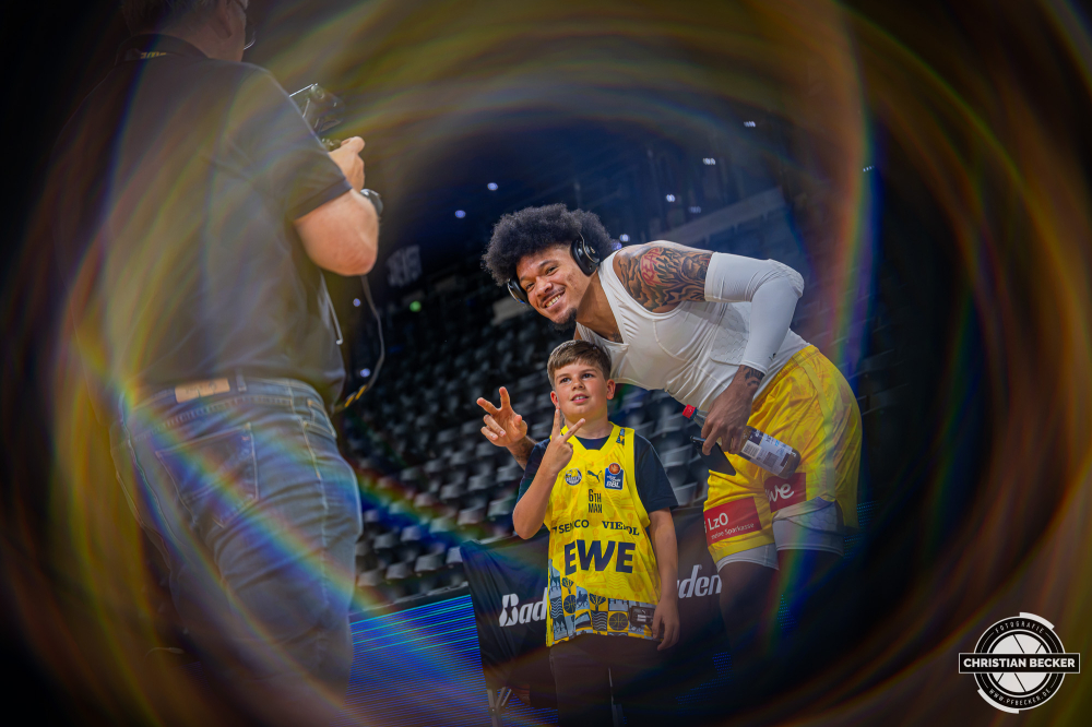 1. Basketball Bundesliga, easyCredit BBL, Saison 2026/2027, Herren, Hauptrunde, 3. Spieltag, 27.09.2026, EWE Baskets Oldenburg - Veolia Towers Hamburg
Tylan Pope (#9 - EWE Baskets Oldenburg) vor der Partie
Schlüsselwörter: 1. Bundesliga;27.09.2026;3. Spieltag;BBL;Basketball;Baskets;EWE;Hamburg;Hauptrunde;Liga;Oldenburg;RASTA Dome;Saison 2026/2027;Towers;Veolia;easycredit