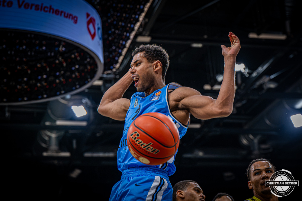 1. Basketball Bundesliga, easyCredit BBL, Saison 2026/2027, Herren, Hauptrunde, 3. Spieltag, 27.09.2026, EWE Baskets Oldenburg - Veolia Towers Hamburg
Kenneth Ogbe (#25 - Veolia Towers Hamburg) beim Dunk
Schlüsselwörter: 1. Bundesliga;27.09.2026;3. Spieltag;BBL;Basketball;Baskets;EWE;Hamburg;Hauptrunde;Liga;Oldenburg;RASTA Dome;Saison 2026/2027;Towers;Veolia;easycredit
