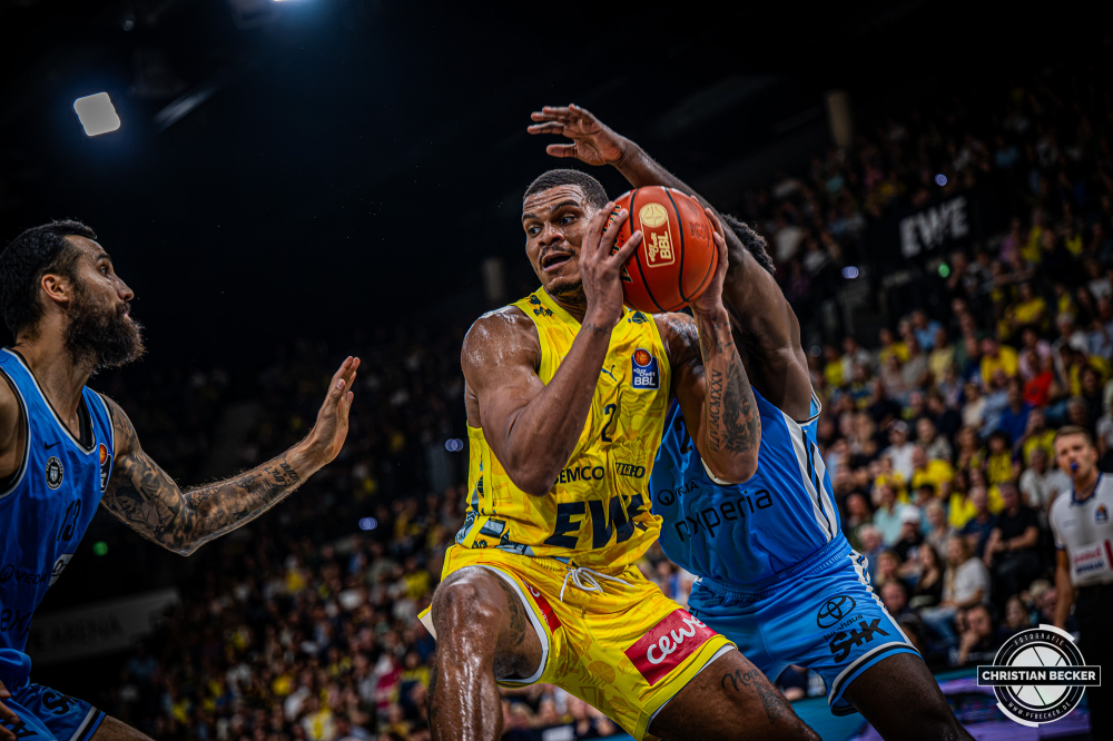 1. Basketball Bundesliga, easyCredit BBL, Saison 2026/2027, Herren, Hauptrunde, 3. Spieltag, 27.09.2026, EWE Baskets Oldenburg - Veolia Towers Hamburg
Demajeo Wiggins (#2 - EWE Baskets Oldenburg) in Aktion
Schlüsselwörter: 1. Bundesliga;27.09.2026;3. Spieltag;BBL;Basketball;Baskets;EWE;Hamburg;Hauptrunde;Liga;Oldenburg;RASTA Dome;Saison 2026/2027;Towers;Veolia;easycredit