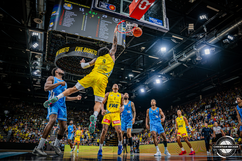 1. Basketball Bundesliga, easyCredit BBL, Saison 2026/2027, Herren, Hauptrunde, 3. Spieltag, 27.09.2026, EWE Baskets Oldenburg - Veolia Towers Hamburg
Tylan Pope (#9 - EWE Baskets Oldenburg) beim Dunk
Schlüsselwörter: 1. Bundesliga;27.09.2026;3. Spieltag;BBL;Basketball;Baskets;EWE;Hamburg;Hauptrunde;Liga;Oldenburg;RASTA Dome;Saison 2026/2027;Towers;Veolia;easycredit