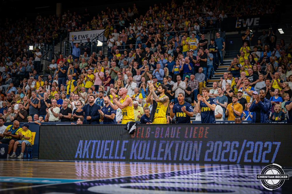 1. Basketball Bundesliga, easyCredit BBL, Saison 2026/2027, Herren, Hauptrunde, 3. Spieltag, 27.09.2026, EWE Baskets Oldenburg - Veolia Towers Hamburg
Das Team der EWE Baskets Oldenburg zeigt Emotionen w&auml;hrend der Partie
Schlüsselwörter: 1. Bundesliga;27.09.2026;3. Spieltag;BBL;Basketball;Baskets;EWE;Hamburg;Hauptrunde;Liga;Oldenburg;RASTA Dome;Saison 2026/2027;Towers;Veolia;easycredit