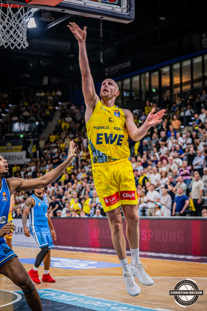 1. Basketball Bundesliga, easyCredit BBL, Saison 2026/2027, Herren, Hauptrunde, 3. Spieltag, 27.09.2026, EWE Baskets Oldenburg - Veolia Towers Hamburg
Seth Hinrichs (#21 - EWE Baskets Oldenburg) beim Korbleger
Schlüsselwörter: 1. Bundesliga;27.09.2026;3. Spieltag;BBL;Basketball;Baskets;EWE;Hamburg;Hauptrunde;Liga;Oldenburg;RASTA Dome;Saison 2026/2027;Towers;Veolia;easycredit