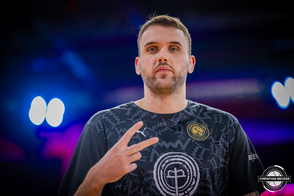 1. Basketball Bundesliga, easyCredit BBL, Saison 2026/2027, Herren, Hauptrunde, 4. Spieltag, 05.10.2026, RASTA Vechta - Basketball L&ouml;wen Braunschweig
Felipe Haase Thiers (#22 - Basketball L&ouml;wen Braunschweig) vor der Partie
Schlüsselwörter: 05.10.2026;1. Bundesliga;4. Spieltag;BBL;Basketball;Braunschweig;Hauptrunde;Liga;L&ouml;wen;RASTA;RASTA Dome;Saison 2026/2027;Vechta;easycredit