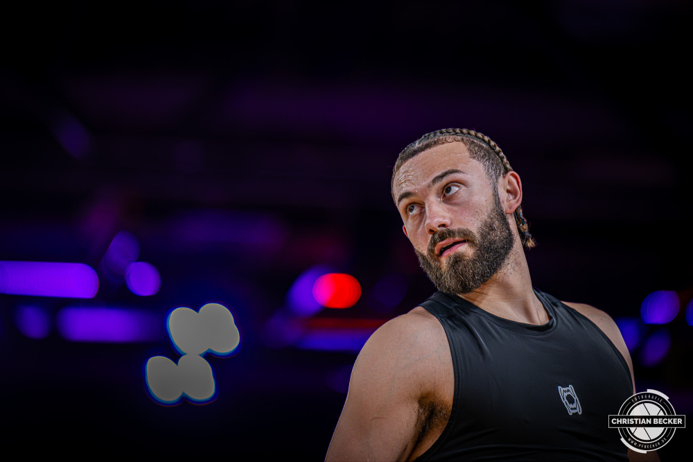 1. Basketball Bundesliga, easyCredit BBL, Saison 2026/2027, Herren, Hauptrunde, 4. Spieltag, 05.10.2026, RASTA Vechta - Basketball L&ouml;wen Braunschweig
Devin Askew (#5 - Basketball L&ouml;wen Braunschweig) vor der Partie
Schlüsselwörter: 05.10.2026;1. Bundesliga;4. Spieltag;BBL;Basketball;Braunschweig;Hauptrunde;Liga;L&ouml;wen;RASTA;RASTA Dome;Saison 2026/2027;Vechta;easycredit