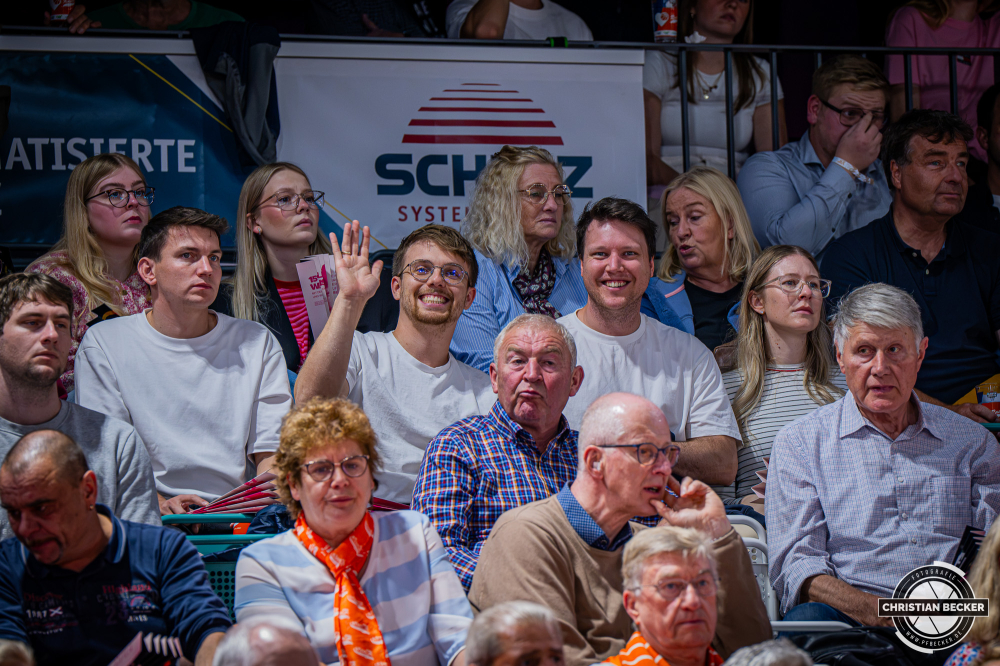 1. Basketball Bundesliga, easyCredit BBL, Saison 2026/2027, Herren, Hauptrunde, 4. Spieltag, 05.10.2026, RASTA Vechta - Basketball L&ouml;wen Braunschweig
Die Fans von RASTA Vechta w&auml;hrend der Partie
Schlüsselwörter: 05.10.2026;1. Bundesliga;4. Spieltag;BBL;Basketball;Braunschweig;Hauptrunde;Liga;L&ouml;wen;RASTA;RASTA Dome;Saison 2026/2027;Vechta;easycredit