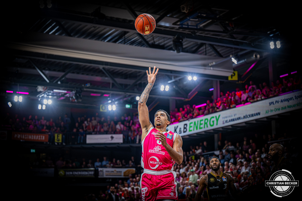 1. Basketball Bundesliga, easyCredit BBL, Saison 2026/2027, Herren, Hauptrunde, 4. Spieltag, 05.10.2026, RASTA Vechta - Basketball L&ouml;wen Braunschweig
D'Mitrik Trice (#0 - RASTA Vechta) beim Jumpshot
Schlüsselwörter: 05.10.2026;1. Bundesliga;4. Spieltag;BBL;Basketball;Braunschweig;Hauptrunde;Liga;L&ouml;wen;RASTA;RASTA Dome;Saison 2026/2027;Vechta;easycredit