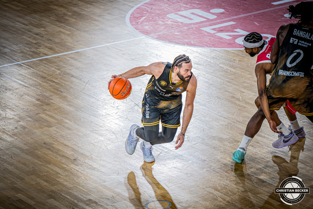 1. Basketball Bundesliga, easyCredit BBL, Saison 2026/2027, Herren, Hauptrunde, 4. Spieltag, 05.10.2026, RASTA Vechta - Basketball L&ouml;wen Braunschweig
Devin Askew (#5 - Basketball L&ouml;wen Braunschweig) in Aktion
Schlüsselwörter: 05.10.2026;1. Bundesliga;4. Spieltag;BBL;Basketball;Braunschweig;Hauptrunde;Liga;L&ouml;wen;RASTA;RASTA Dome;Saison 2026/2027;Vechta;easycredit