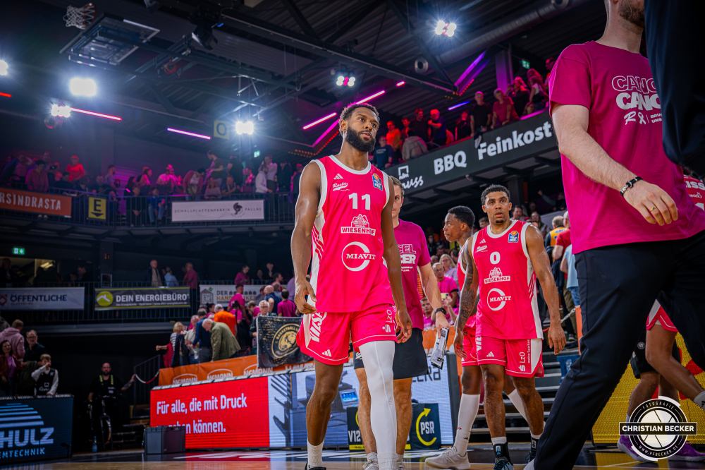 1. Basketball Bundesliga, easyCredit BBL, Saison 2026/2027, Herren, Hauptrunde, 4. Spieltag, 05.10.2026, RASTA Vechta - Basketball L&ouml;wen Braunschweig
Matt Lewis (#11 - RASTA Vechta) nach der Partie
Schlüsselwörter: 05.10.2026;1. Bundesliga;4. Spieltag;BBL;Basketball;Braunschweig;Hauptrunde;Liga;L&ouml;wen;RASTA;RASTA Dome;Saison 2026/2027;Vechta;easycredit