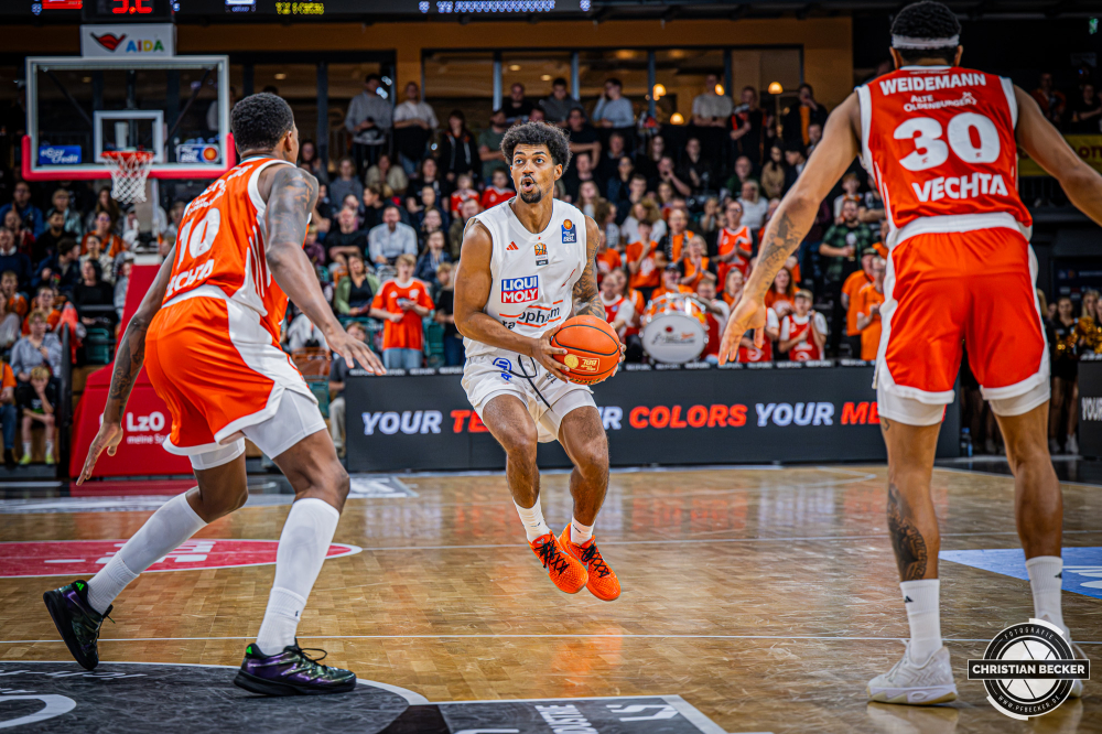1. Basketball Bundesliga, easyCredit BBL, Saison 2026/2027, Herren, Hauptrunde, 5. Spieltag, 10.10.2026, RASTA Vechta - ratiopharm ulm
Ibi Watson (#2 - ratiopharm ulm) in Aktion
Schlüsselwörter: 1. Bundesliga;10.10.2026;5. Spieltag;BBL;Basketball;Hauptrunde;Liga;RASTA;RASTA Dome;Saison 2026/2027;Ulm;Vechta;easycredit;ratiopharm