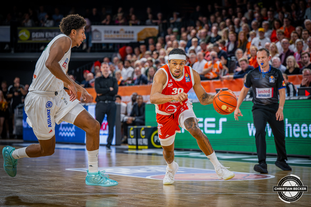 1. Basketball Bundesliga, easyCredit BBL, Saison 2026/2027, Herren, Hauptrunde, 5. Spieltag, 10.10.2026, RASTA Vechta - ratiopharm ulm
Nelson Weidemann (#30 - RASTA Vechta) in Aktion
Schlüsselwörter: 1. Bundesliga;10.10.2026;5. Spieltag;BBL;Basketball;Hauptrunde;Liga;RASTA;RASTA Dome;Saison 2026/2027;Ulm;Vechta;easycredit;ratiopharm
