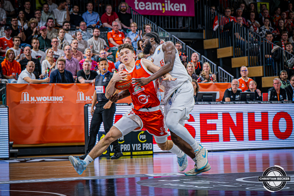 1. Basketball Bundesliga, easyCredit BBL, Saison 2026/2027, Herren, Hauptrunde, 5. Spieltag, 10.10.2026, RASTA Vechta - ratiopharm ulm
Dominik Dolic (#8 - RASTA Vechta) in Aktion
Schlüsselwörter: 1. Bundesliga;10.10.2026;5. Spieltag;BBL;Basketball;Hauptrunde;Liga;RASTA;RASTA Dome;Saison 2026/2027;Ulm;Vechta;easycredit;ratiopharm