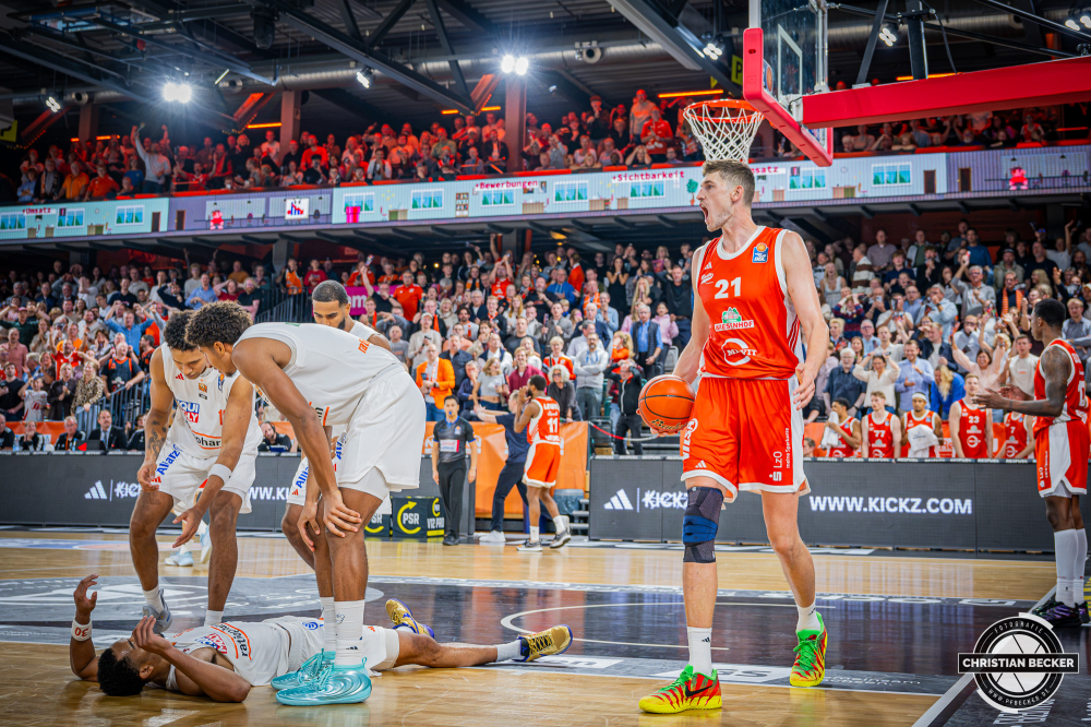 1. Basketball Bundesliga, easyCredit BBL, Saison 2026/2027, Herren, Hauptrunde, 5. Spieltag, 10.10.2026, RASTA Vechta - ratiopharm ulm
Tibor Plei&szlig; (#21 - RASTA Vechta) w&auml;hrend der Partie
Schlüsselwörter: 1. Bundesliga;10.10.2026;5. Spieltag;BBL;Basketball;Hauptrunde;Liga;RASTA;RASTA Dome;Saison 2026/2027;Ulm;Vechta;easycredit;ratiopharm