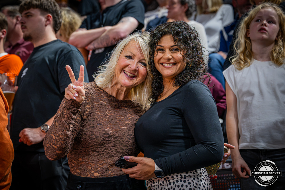 1. Basketball Bundesliga, easyCredit BBL, Saison 2026/2027, Herren, Hauptrunde, 5. Spieltag, 10.10.2026, RASTA Vechta - ratiopharm ulm
Die Fans von RASTA Vechta w&auml;hrend der Partie
Schlüsselwörter: 1. Bundesliga;10.10.2026;5. Spieltag;BBL;Basketball;Hauptrunde;Liga;RASTA;RASTA Dome;Saison 2026/2027;Ulm;Vechta;easycredit;ratiopharm