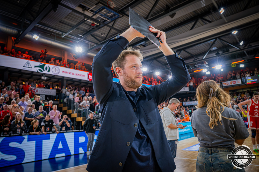 1. Basketball Bundesliga, easyCredit BBL, Saison 2026/2027, Herren, Hauptrunde, 5. Spieltag, 10.10.2026, RASTA Vechta - ratiopharm ulm
Marius Graf (Assistent Coach - RASTA Vechta) nach der Partie
Schlüsselwörter: 1. Bundesliga;10.10.2026;5. Spieltag;BBL;Basketball;Hauptrunde;Liga;RASTA;RASTA Dome;Saison 2026/2027;Ulm;Vechta;easycredit;ratiopharm